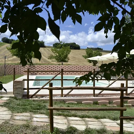 Landhuis Forestale Luti Treia